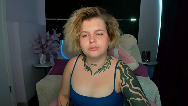 Snapshot of Eva_Starfire_ chatting on August 2, 3:38 am Eva Starfire online show from August 2, 3:38 am