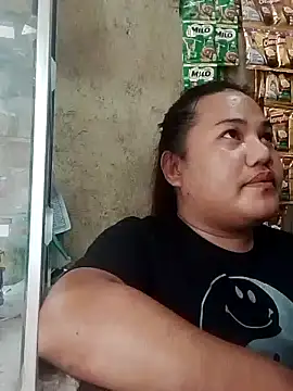 Snapshot of Andrea0414 chatting on February 6, 7:56 am Andrea0414 online show from February 6, 7:56 am