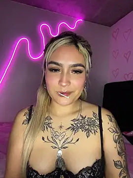 rubiaaqueen online show from August 9, 3:08 am