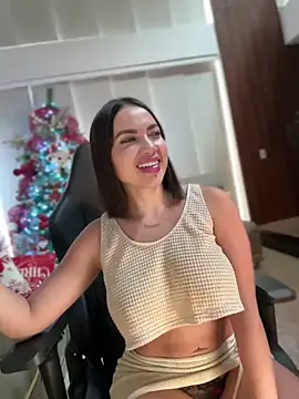 HannaBeckett online show from December 8, 3:24 pm