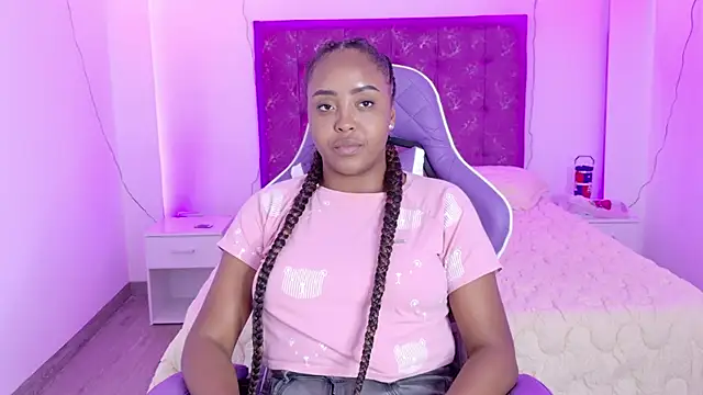 Snapshot of evangelineebleane chatting on August 4, 5:48 pm evangelineebleane online show from August 4, 5:48 pm