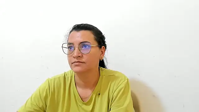 MARILYN GARCIA online show from November 13, 3:55 pm