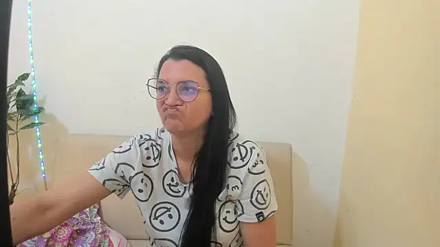 MARILYN GARCIA online show from April 22, 4:08 pm