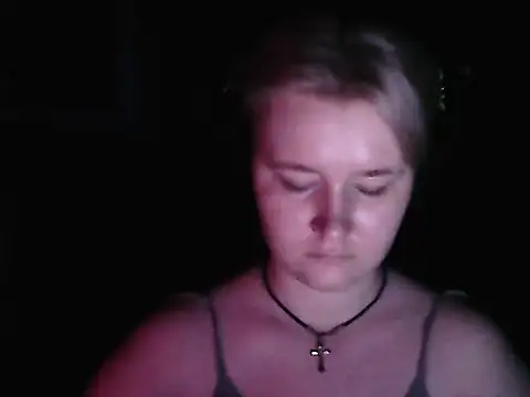 Snapshot of MadisonReedd chatting on August 8, 7:38 pm MadisonReedd online show from August 8, 7:38 pm