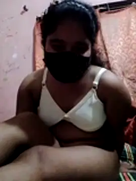 nadia ahmed online show from August 8, 3:47 pm