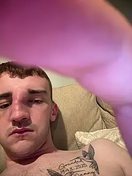 Snapshot of jackhigg90 chatting on August 8, 7:27 pm jackhigg90 online show from August 8, 7:27 pm