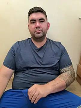 bichubbyguy online show from August 9, 7:19 pm
