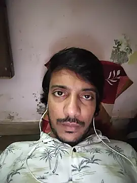 Snapshot of varun_xx chatting on August 9, 10:31 am varun xx online show from August 9, 10:31 am