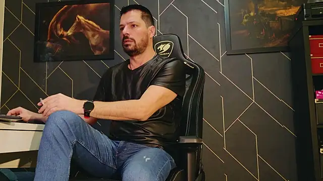 Snapshot of ChrisKox chatting on January 31, 8:11 am ChrisKox online show from January 31, 8:11 am