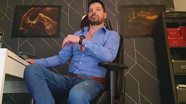 Snapshot of ChrisKox chatting on February 11, 5:18 pm ChrisKox online show from February 11, 5:18 pm