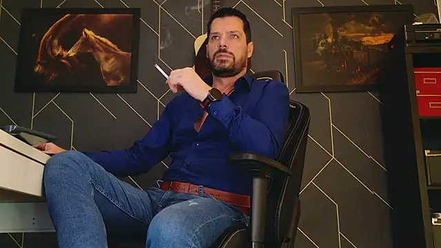 Snapshot of ChrisKox chatting on February 14, 4:15 am ChrisKox online show from February 14, 4:15 am