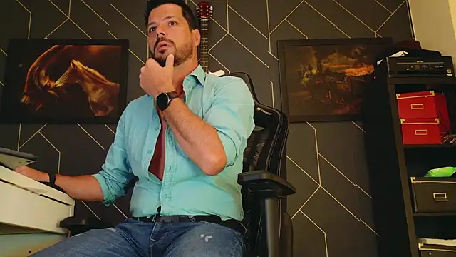 Snapshot of ChrisKox chatting on March 12, 12:31 am ChrisKox online show from March 12, 12:31 am