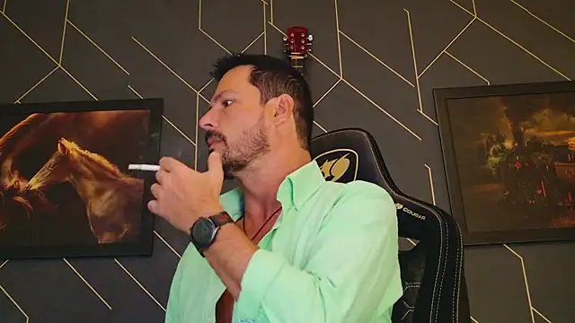 Snapshot of ChrisKox chatting on March 15, 5:52 am ChrisKox online show from March 15, 5:52 am