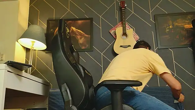 Snapshot of ChrisKox chatting on September 8, 6:29 pm ChrisKox online show from September 8, 6:29 pm