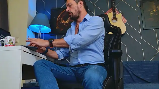 Snapshot of ChrisKox chatting on September 14, 5:56 pm ChrisKox online show from September 14, 5:56 pm