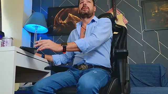 Snapshot of ChrisKox chatting on September 15, 6:13 am ChrisKox online show from September 15, 6:13 am