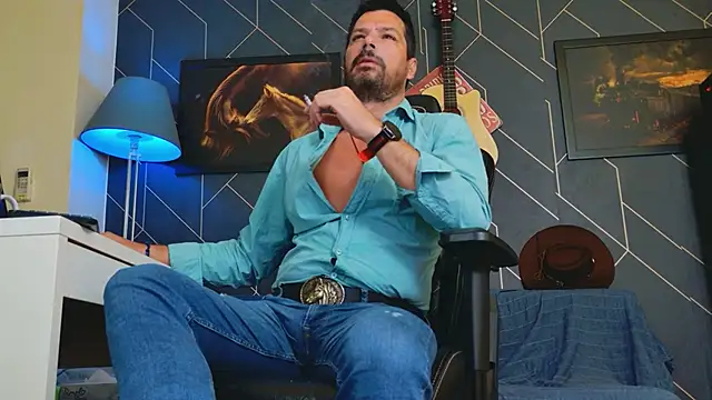 Snapshot of ChrisKox chatting on September 28, 1:11 am ChrisKox online show from September 28, 1:11 am