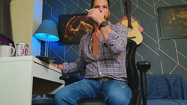 Snapshot of ChrisKox chatting on September 29, 2:27 am ChrisKox online show from September 29, 2:27 am