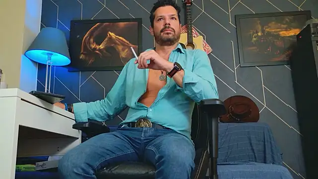 Snapshot of ChrisKox chatting on October 4, 8:40 pm ChrisKox online show from October 4, 8:40 pm