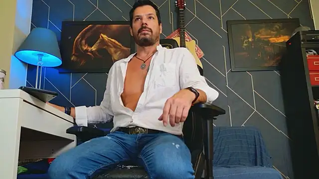 Snapshot of ChrisKox chatting on October 9, 5:00 pm ChrisKox online show from October 9, 5:00 pm