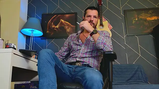 Snapshot of ChrisKox chatting on October 20, 4:13 am ChrisKox online show from October 20, 4:13 am