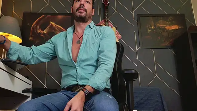 Snapshot of ChrisKox chatting on November 5, 5:07 am ChrisKox online show from November 5, 5:07 am