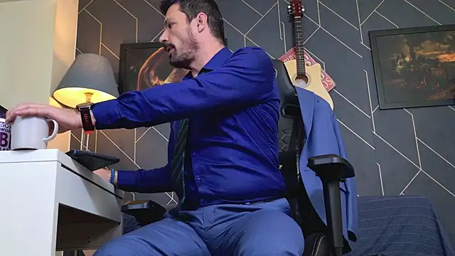 Snapshot of ChrisKox chatting on November 7, 1:33 pm ChrisKox online show from November 7, 1:33 pm