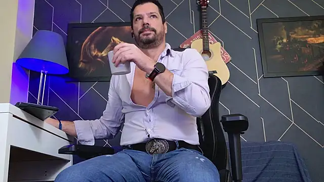 Snapshot of ChrisKox chatting on November 17, 4:18 am ChrisKox online show from November 17, 4:18 am