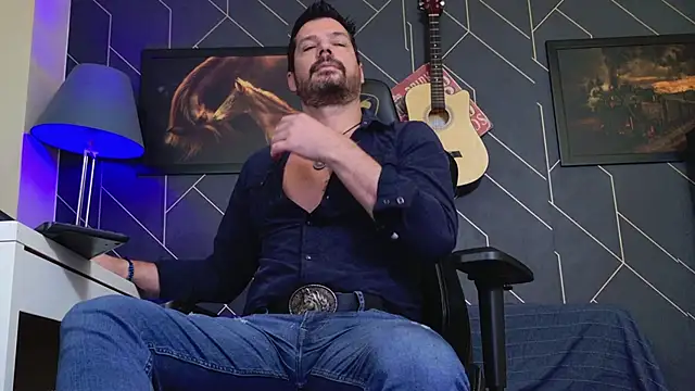 Snapshot of ChrisKox chatting on November 19, 8:14 am ChrisKox online show from November 19, 8:14 am