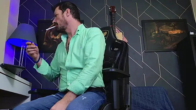 Snapshot of ChrisKox chatting on November 28, 5:21 am ChrisKox online show from November 28, 5:21 am