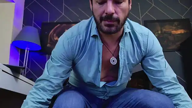 Snapshot of ChrisKox chatting on December 1, 5:56 am ChrisKox online show from December 1, 5:56 am