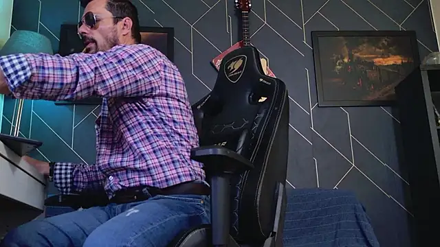 ChrisKox online show from February 26, 1:32 pm