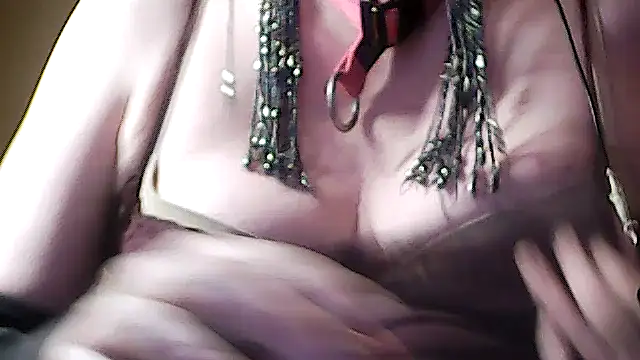 Snapshot of sissy_sarah chatting on December 1, 10:20 am sissy sarah online show from December 1, 10:20 am