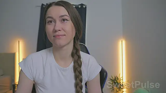 Snapshot of SweetPulse chatting on December 5, 4:36 pm SweetPulse online show from December 5, 4:36 pm