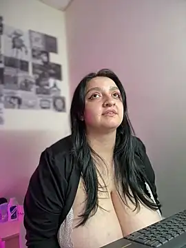 aliceayres797 online show from June 28, 4:13 pm