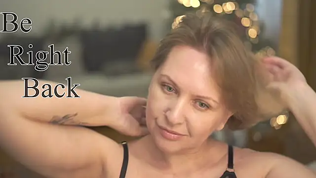 Snapshot of LitleSun chatting on February 26, 10:04 am LitleSun online show from February 26, 10:04 am