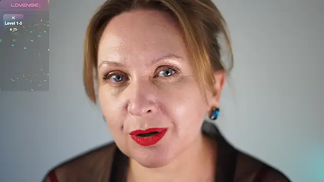 Snapshot of LitleSun chatting on September 25, 2:10 pm LitleSun online show from September 25, 2:10 pm