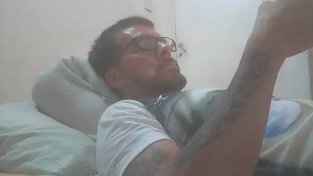 Snapshot of el_principe_hot chatting on December 1, 5:01 am el principe hot online show from December 1, 5:01 am