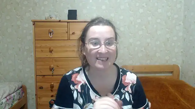 Snapshot of Smart_Rose chatting on November 6, 1:56 pm Smart Rose online show from November 6, 1:56 pm