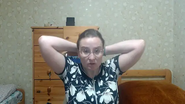 Snapshot of Smart_Rose chatting on November 9, 2:15 pm Smart Rose online show from November 9, 2:15 pm