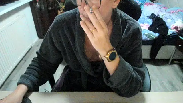 Snapshot of minoesje37 chatting on November 9, 8:07 pm minoesje37 online show from November 9, 8:07 pm