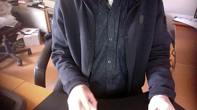 Snapshot of outlaw200 chatting on January 7, 2:41 pm outlaw200 online show from January 7, 2:41 pm