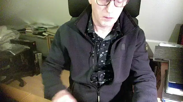 Snapshot of outlaw200 chatting on January 11, 5:40 pm outlaw200 online show from January 11, 5:40 pm