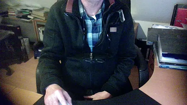 Snapshot of outlaw200 chatting on January 13, 6:38 pm outlaw200 online show from January 13, 6:38 pm