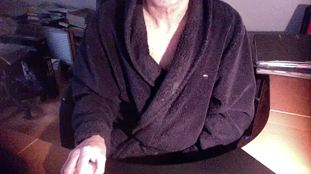 Snapshot of outlaw200 chatting on January 16, 8:11 am outlaw200 online show from January 16, 8:11 am