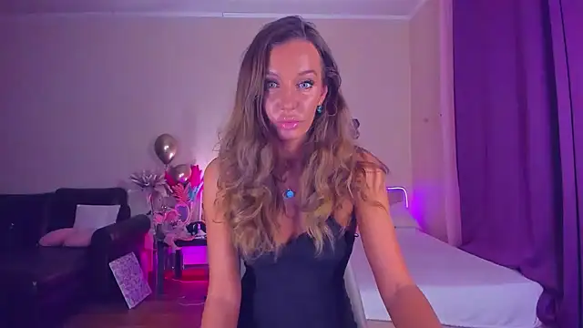 Snapshot of EmmaAbramson chatting on December 16, 4:01 pm EmmaAbramson online show from December 16, 4:01 pm