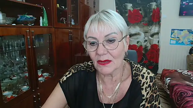 JenaCheim online show from November 11, 8:25 am