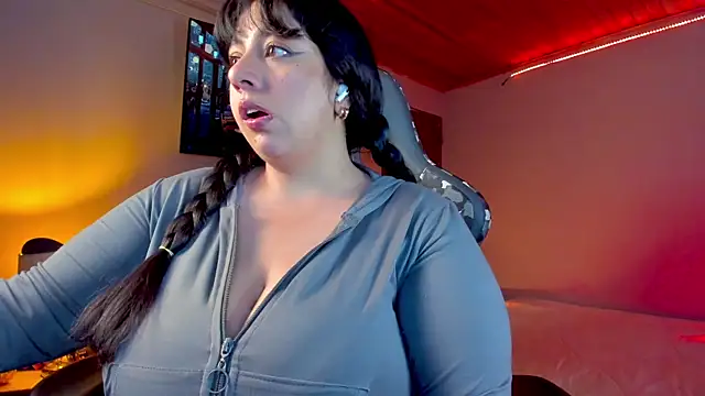 Snapshot of coraline_latin chatting on January 17, 12:42 am coraline latin online show from January 17, 12:42 am