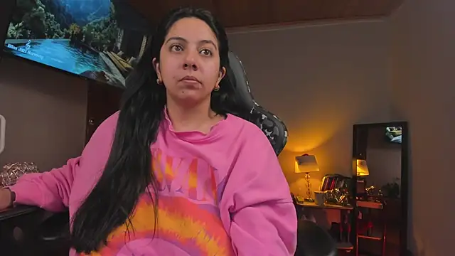 Snapshot of coraline_latin chatting on February 13, 10:22 pm coraline latin online show from February 13, 10:22 pm