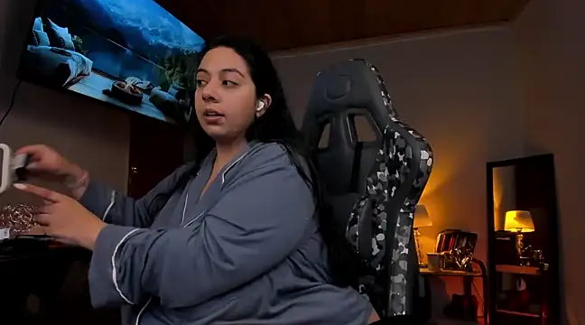 Snapshot of coraline_latin chatting on February 15, 9:37 pm coraline latin online show from February 15, 9:37 pm